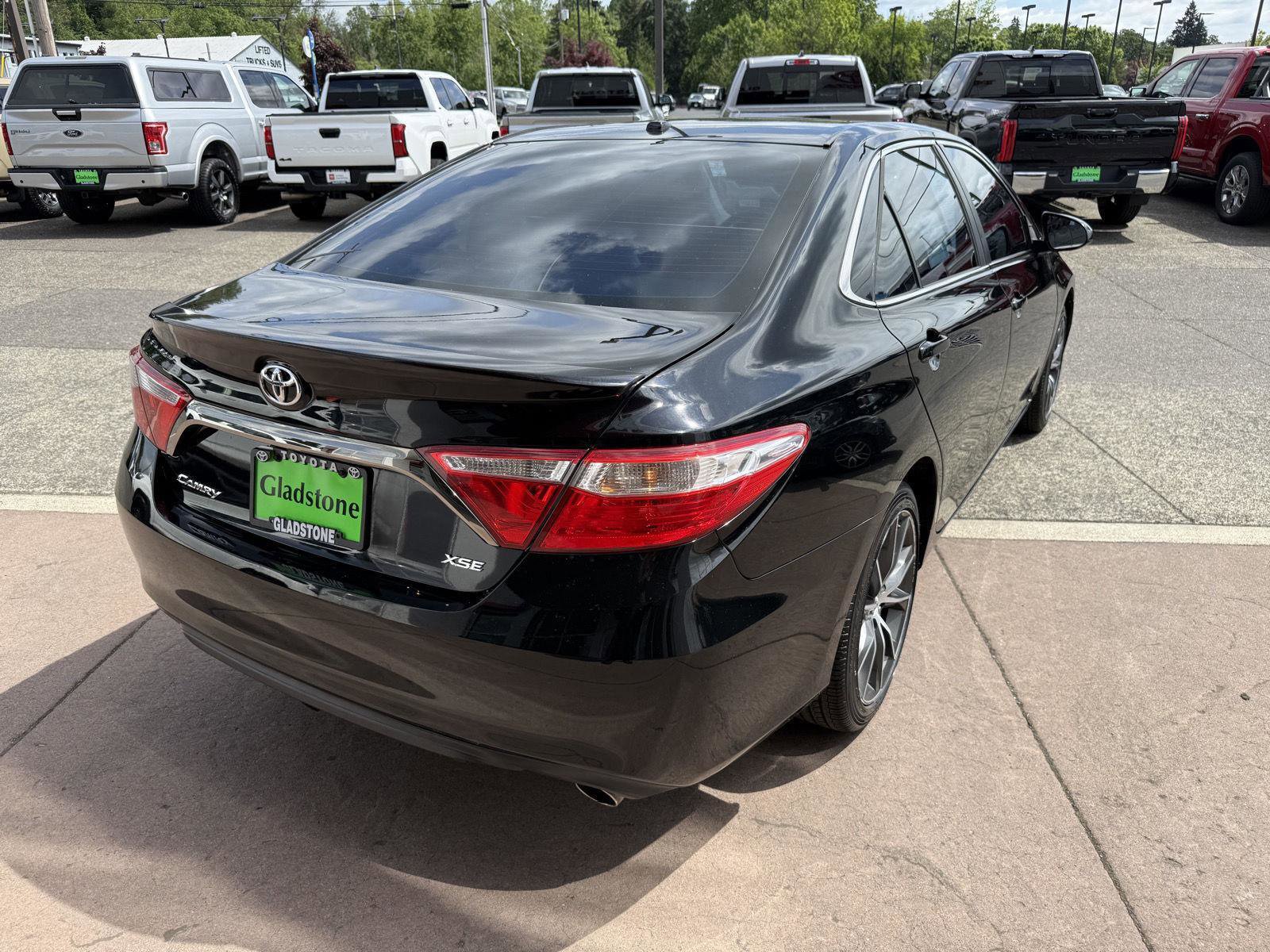 Used 2017 Toyota Camry XSE FWD image 7
