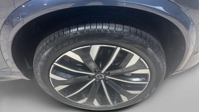 Used 2025 Volvo XC90 B5 Plus AWD/4WD image 5