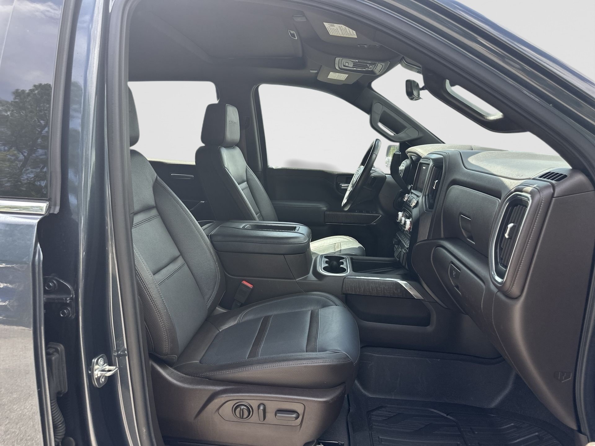 Certified 2020 GMC Sierra 1500 Denali w/ Denali Ultimate Package AWD/4WD image 28