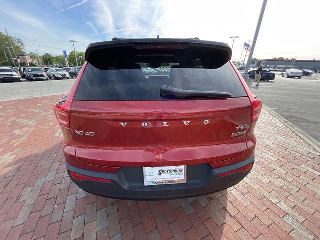 Used 2022 Volvo XC40 T5 R-Design w/ Advanced Package image 32