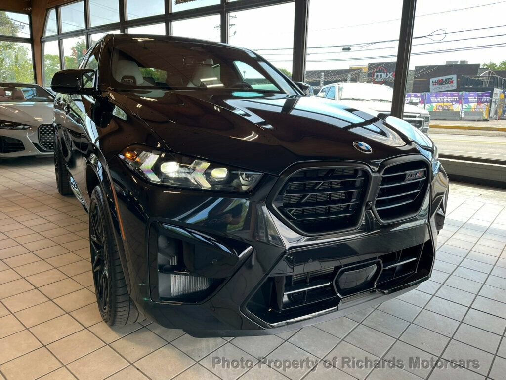 Used 2025 BMW X6 M Competition image 5