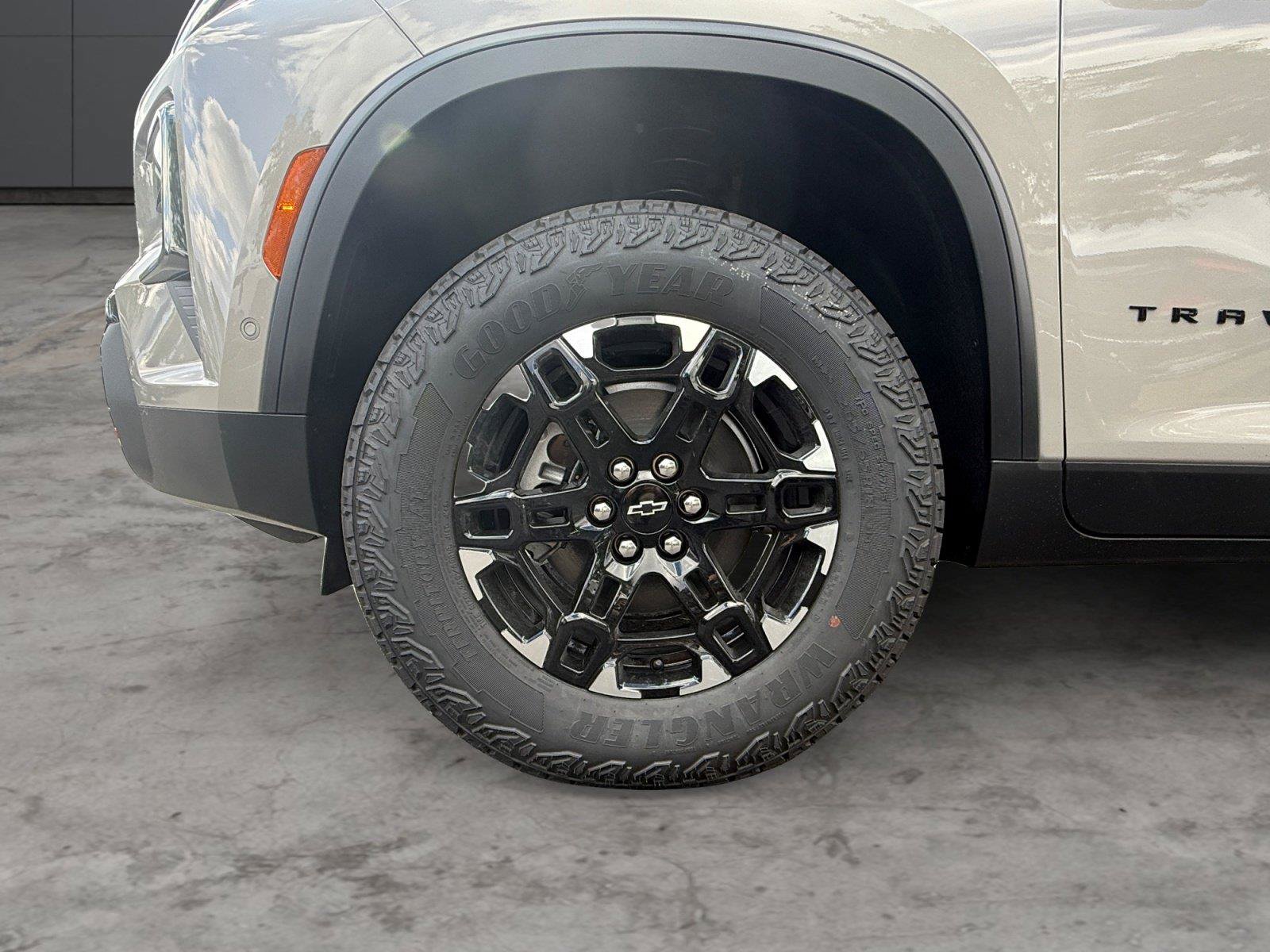 New 2027 Chevrolet Traverse Z71 w/ Enhanced Driving Package AWD/4WD image 9