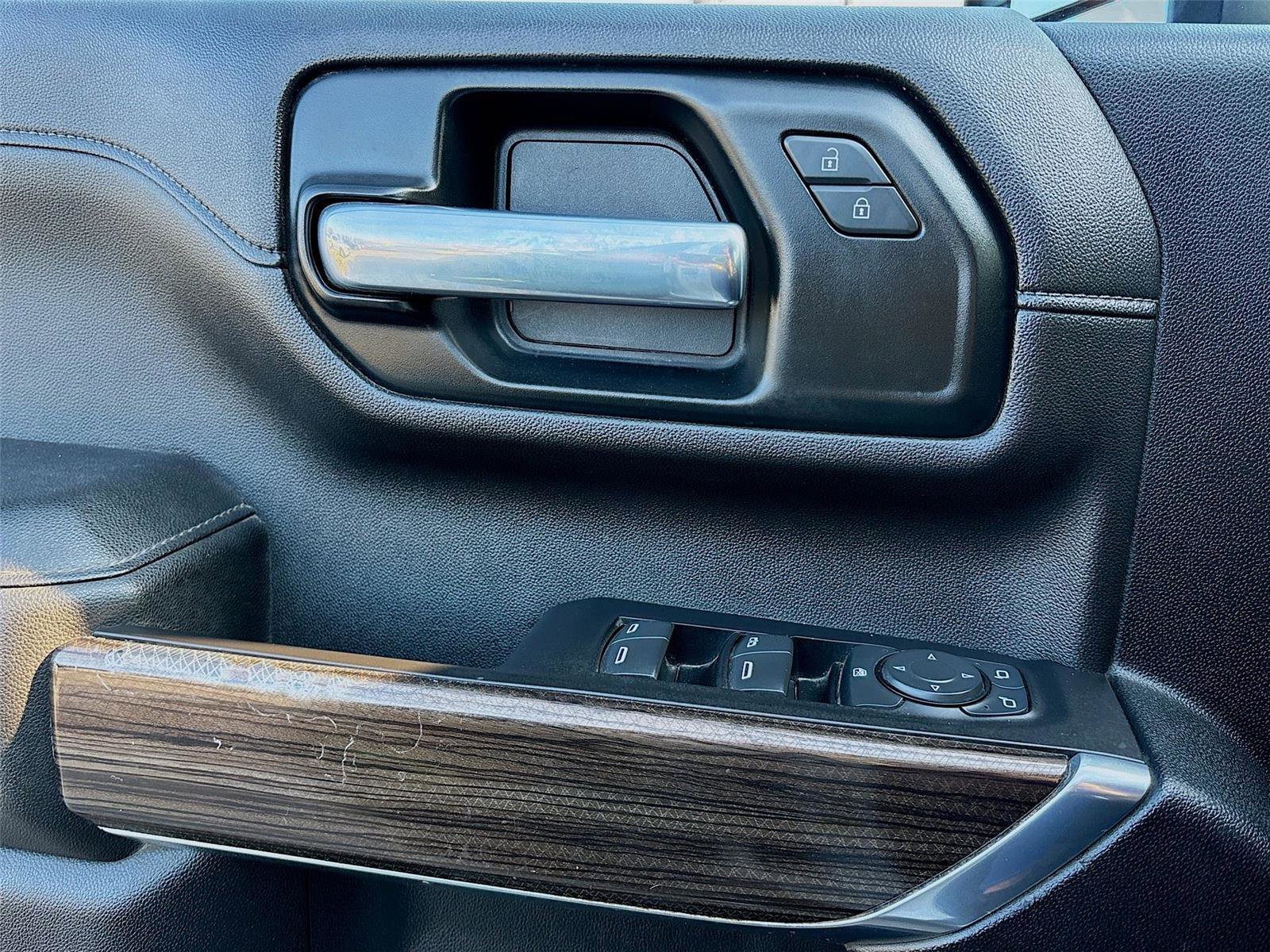 Used 2021 Chevrolet Silverado 2500 LT w/ Convenience Package image 18