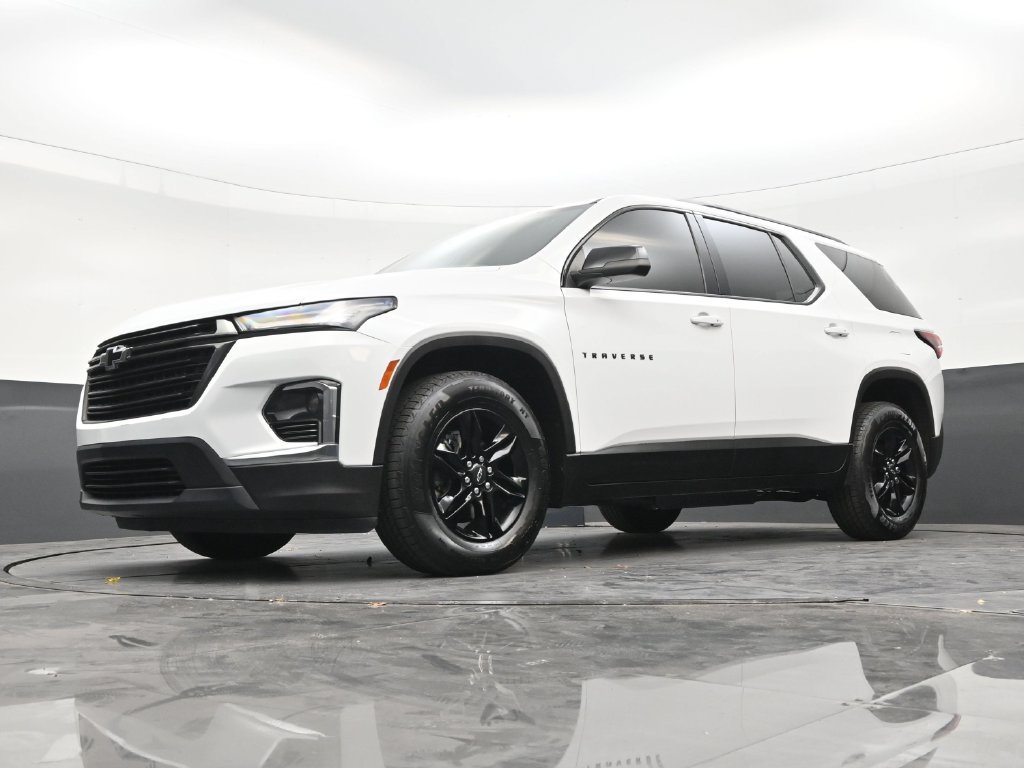 Used 2022 Chevrolet Traverse LS w/ Midnight/Sport Edition FWD image 20