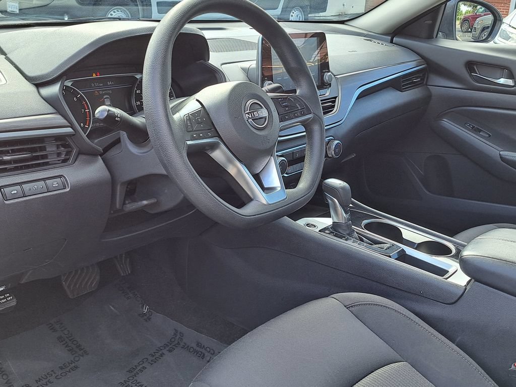 Used 2024 Nissan Altima 2.5 SV FWD image 9