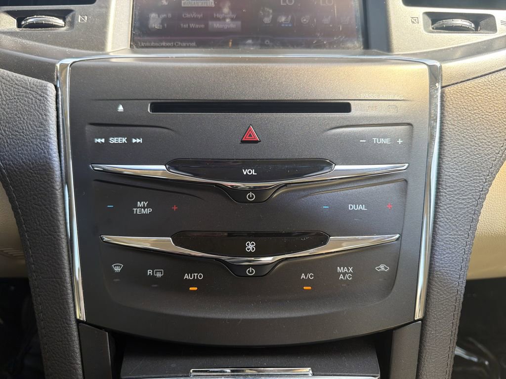 Used 2013 Lincoln MKS AWD image 24