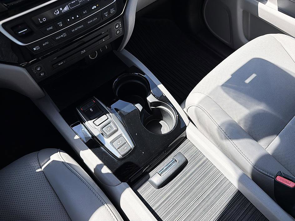 Used 2017 Honda Pilot Elite image 14