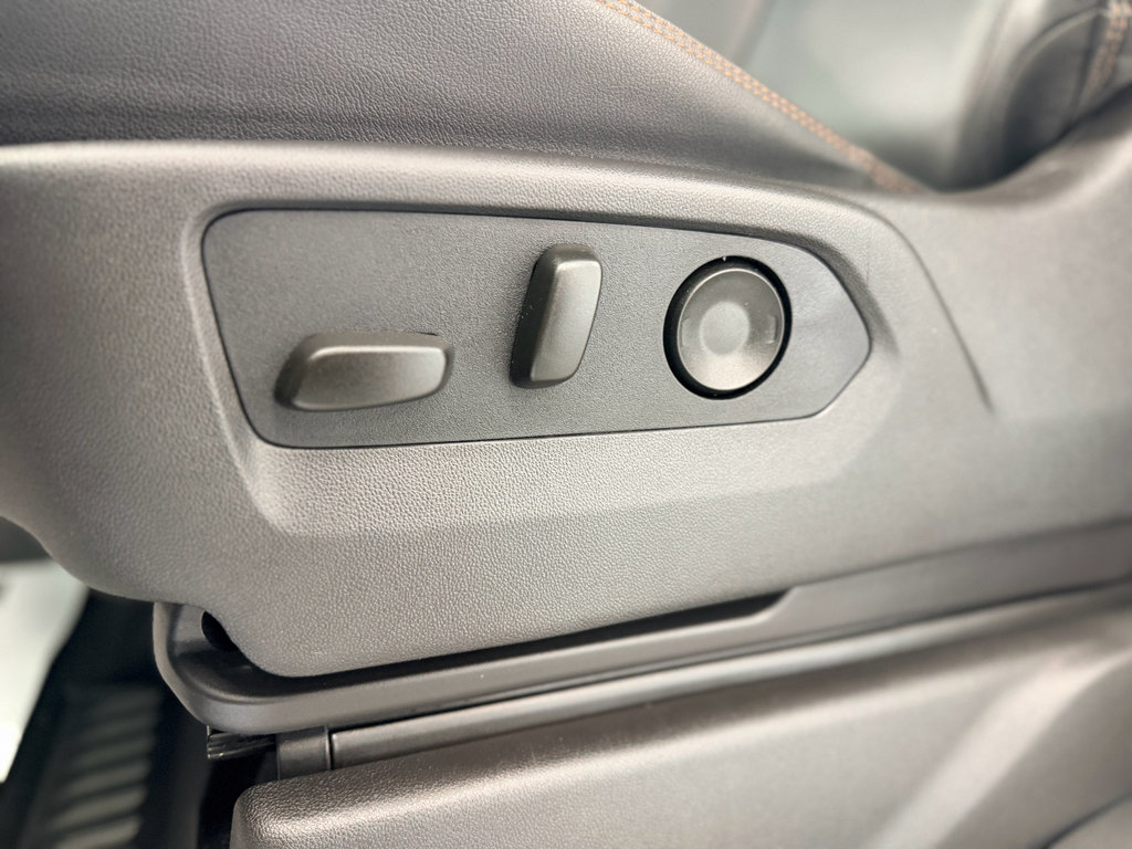 Used 2025 GMC Sierra 2500 AT4 image 15