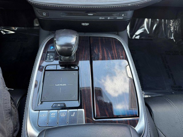 Used 2018 Lexus LS 500h w/ Luxury Package image 28