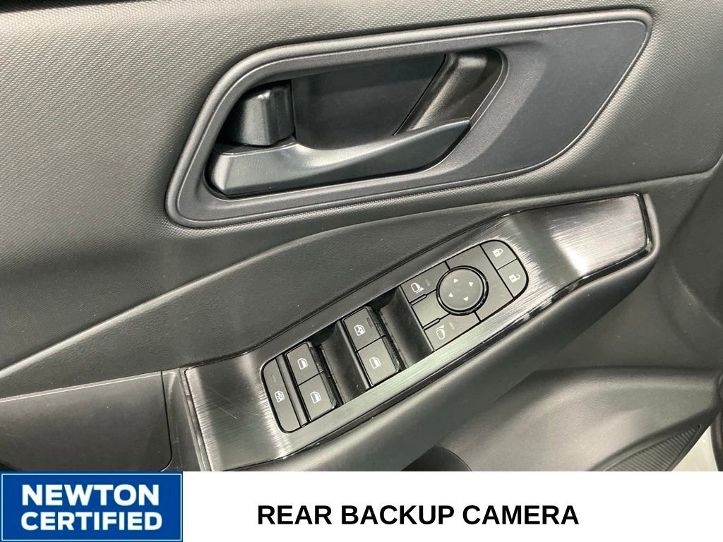 Used 2025 Nissan Rogue S FWD image 25