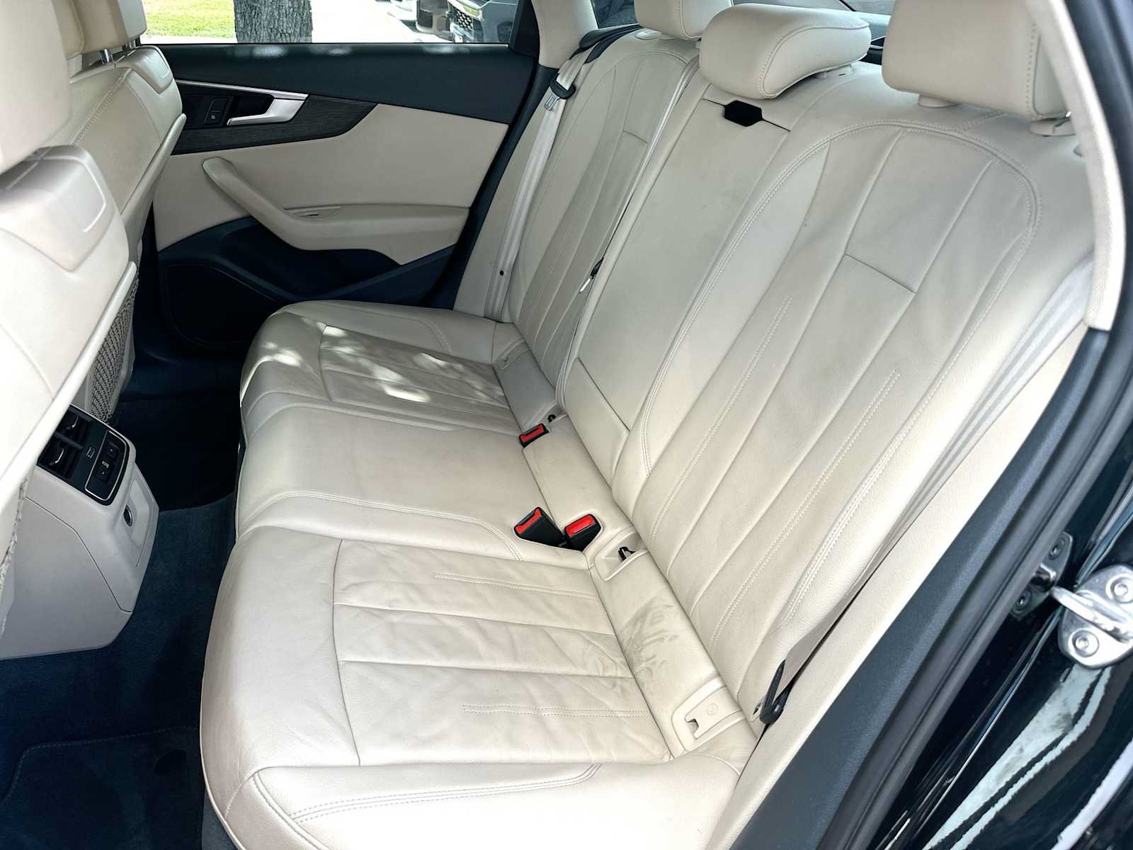 Used 2019 Audi A4 2.0T Premium FWD image 23