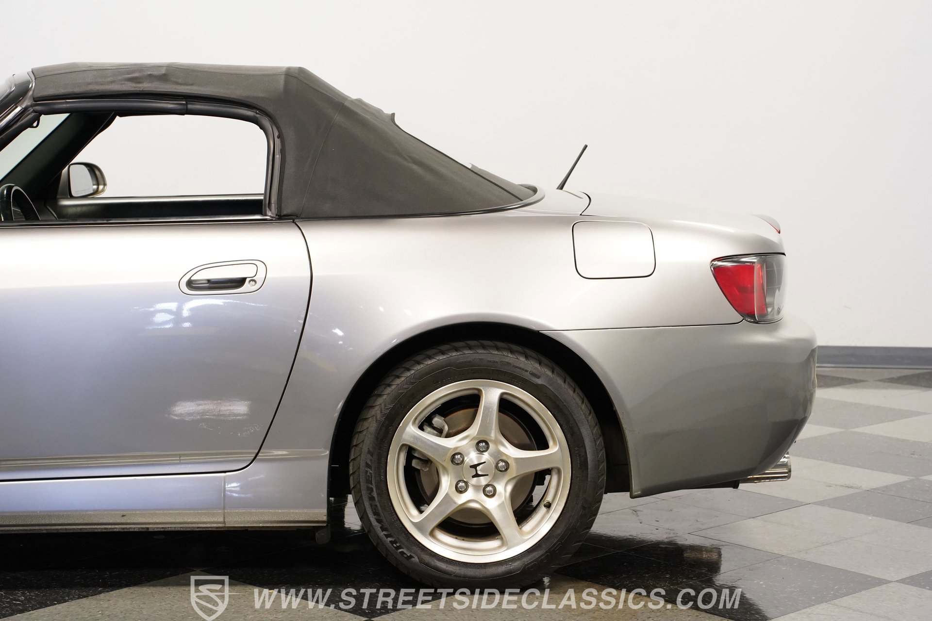 Used 2001 Honda S2000 image 25