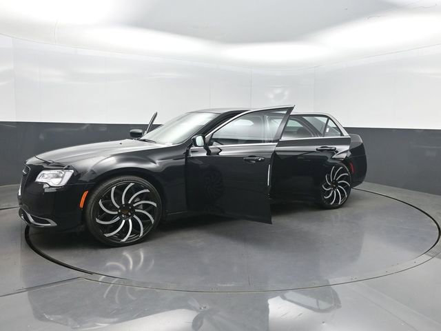 Used 2023 Chrysler 300 Touring image 36