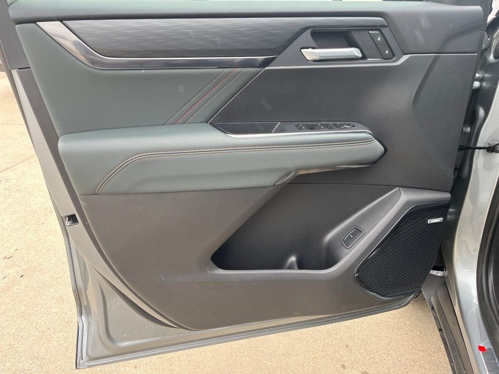 New 2026 GMC Acadia AT4 w/ LPO, Floor Liner Package image 11