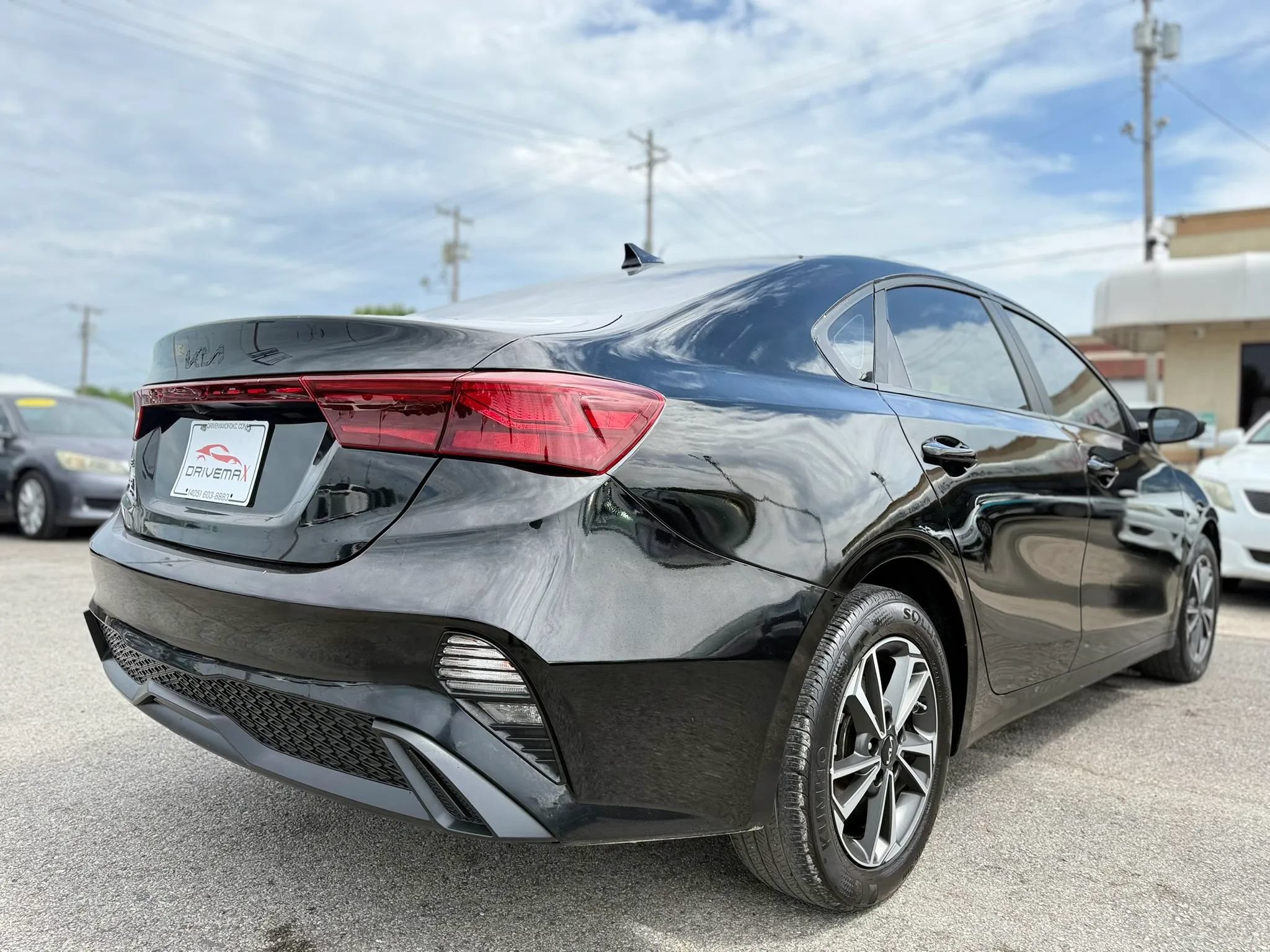 Used 2024 Kia Forte LXS FWD image 3