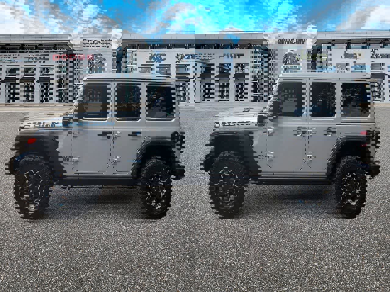 Used 2022 Jeep Wrangler Unlimited Rubicon 4xe w/ Safety Group image 5