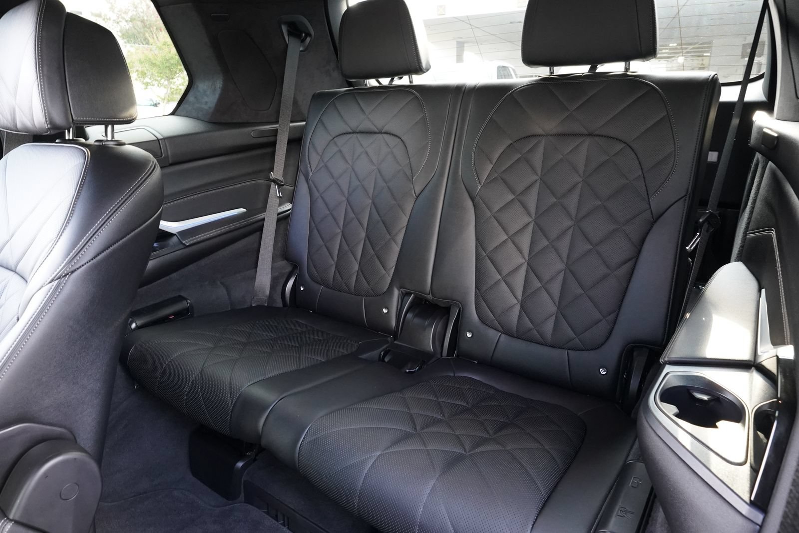 Used 2024 BMW X7 xDrive40i w/ M Sport Package AWD/4WD image 21