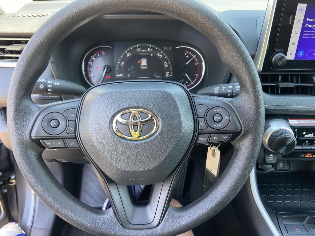 Used 2025 Toyota RAV4 LE AWD/4WD image 34