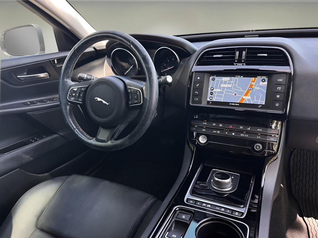 Used 2017 Jaguar XE Premium RWD image 7
