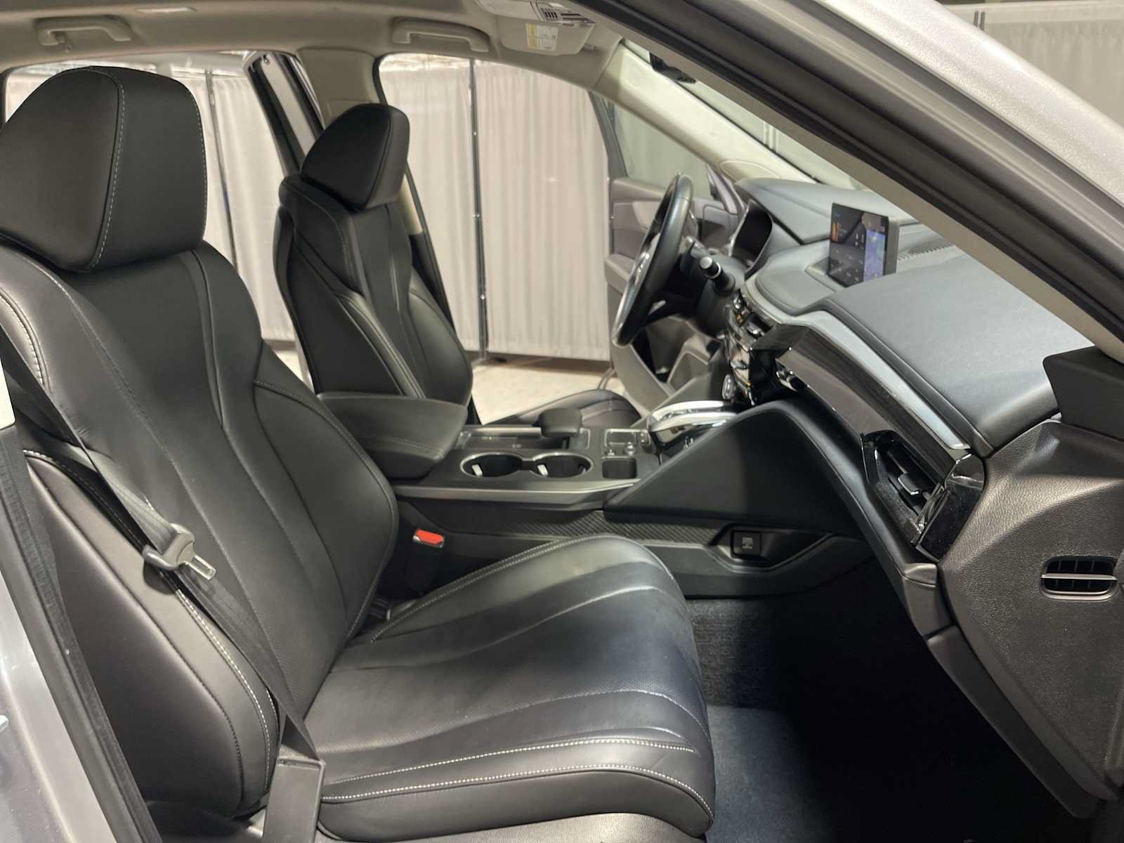 Used 2024 Acura MDX SH-AWD w/ Technology Package image 14