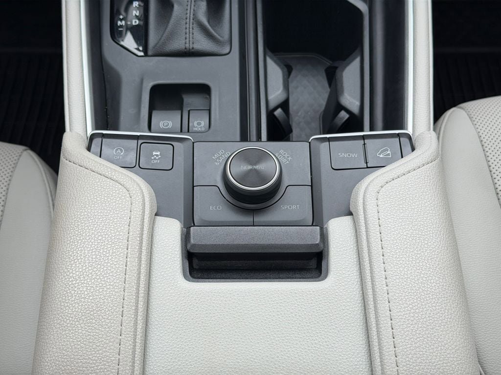 Certified 2024 Toyota Grand Highlander Platinum AWD/4WD image 25