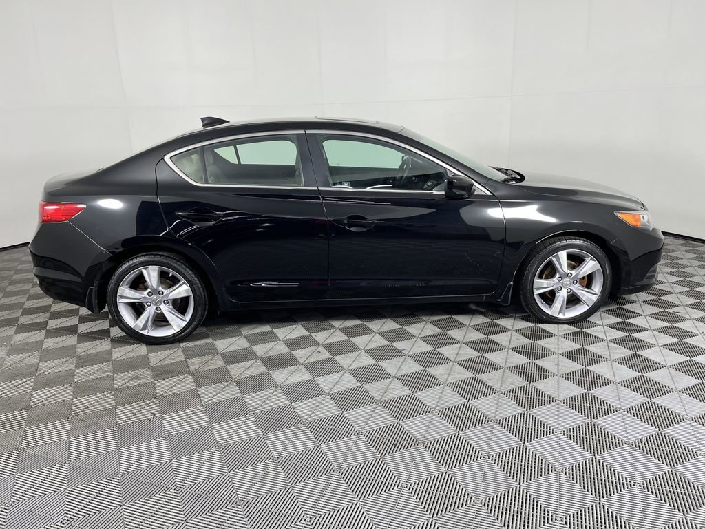 Used 2013 Acura ILX w/ Premium Package image 5