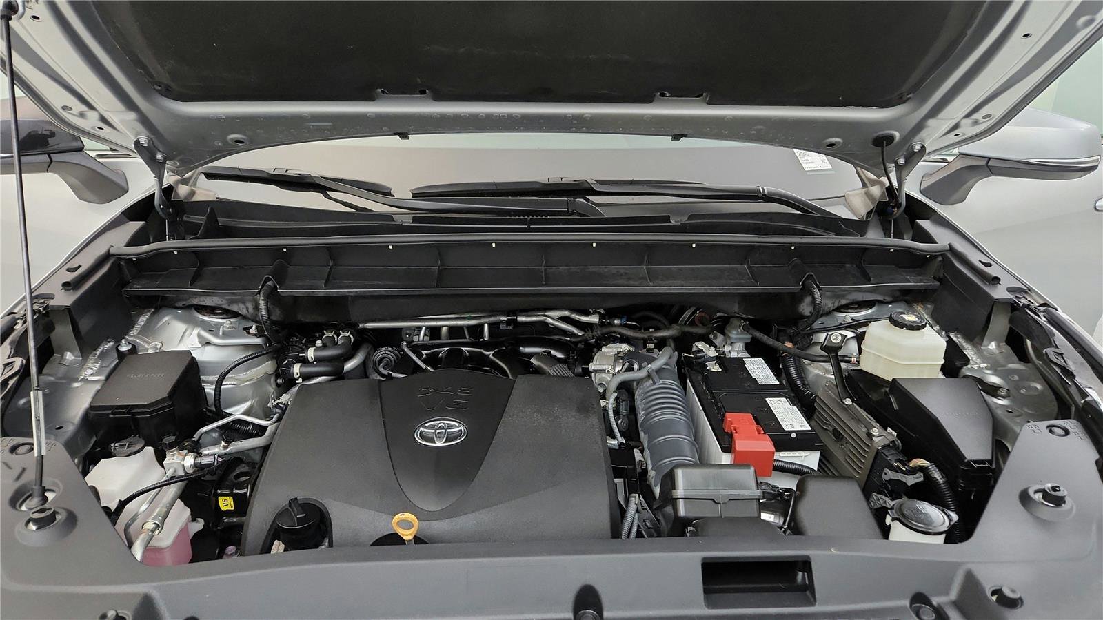 Used 2022 Toyota Highlander XLE image 38