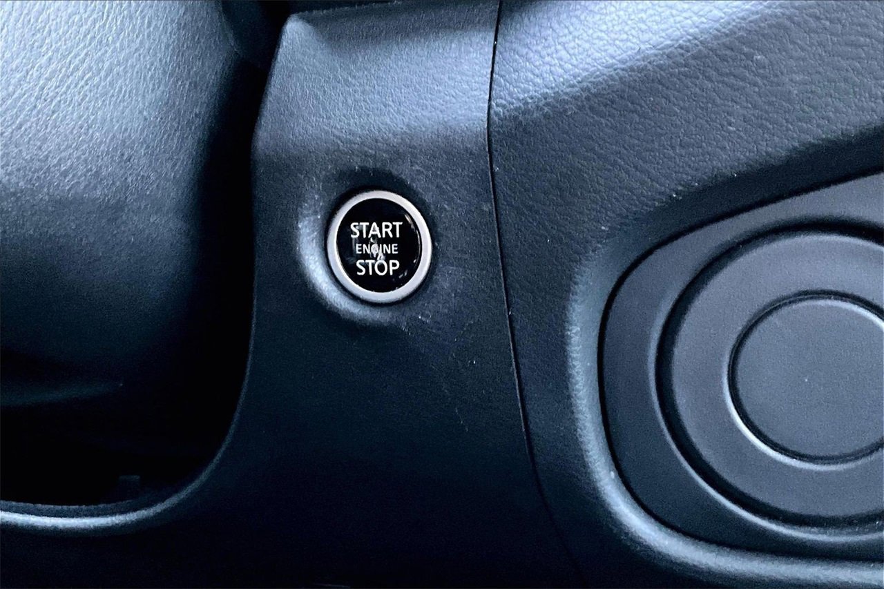 Used 2024 Nissan Frontier SL w/ Technology Package image 26