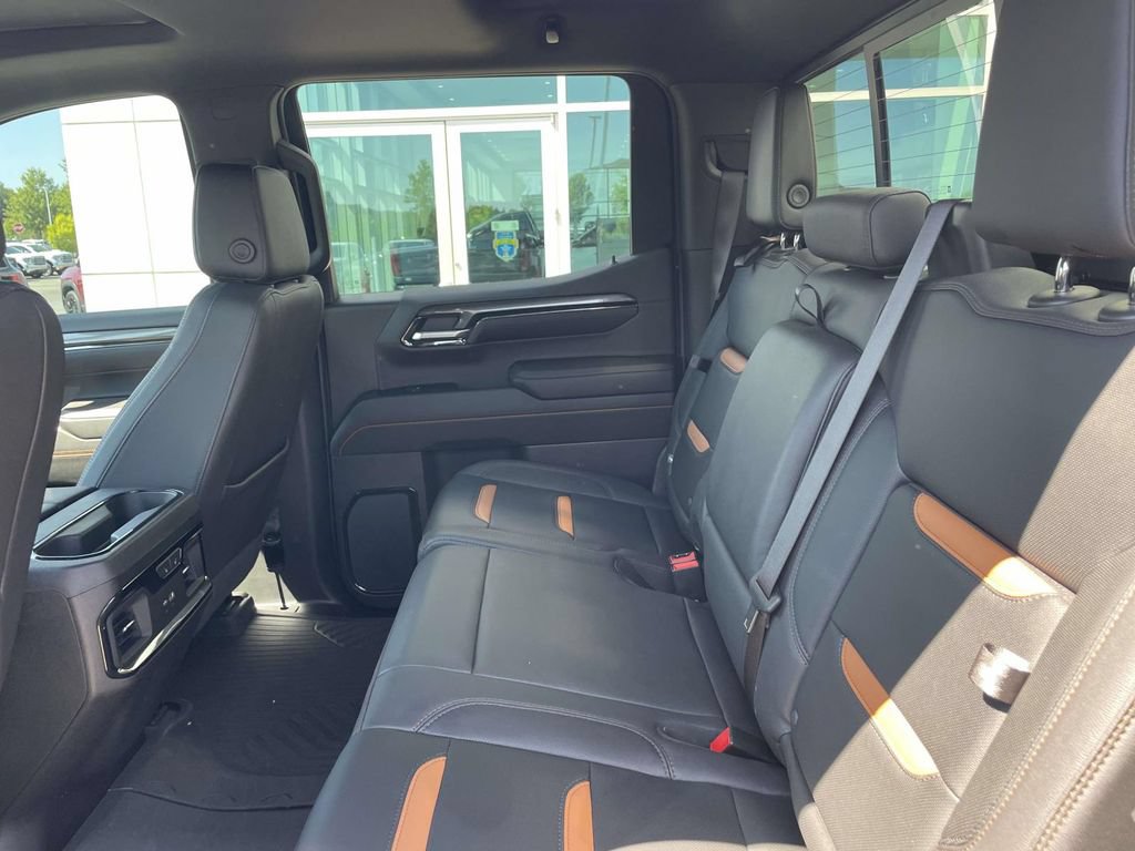 Used 2023 GMC Sierra 1500 AT4 w/ AT4 Premium Package AWD/4WD image 12