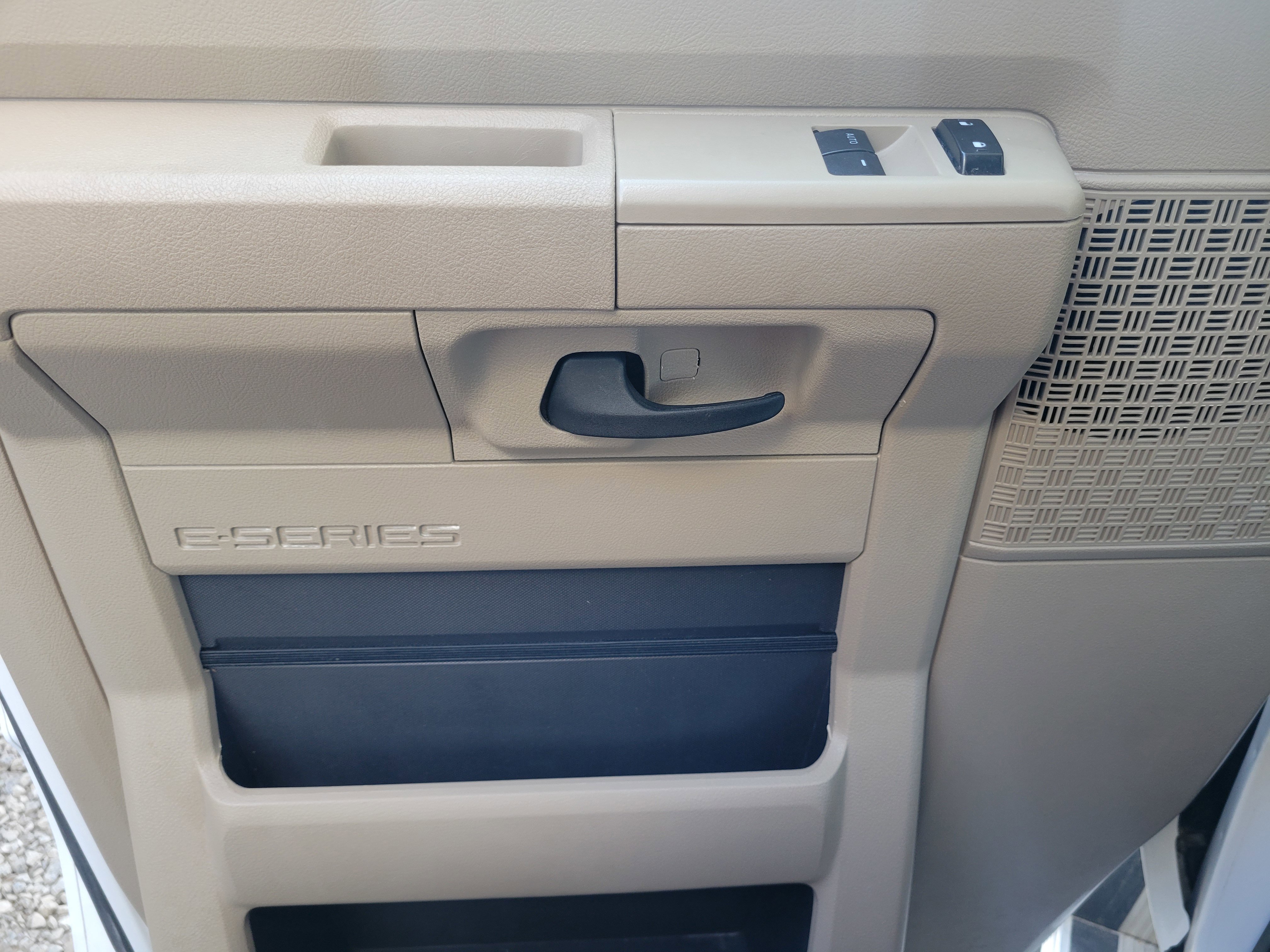 Used 2016 Ford E-450 and Econoline 450 Super Duty w/ Motorhome Prep Package RWD image 11