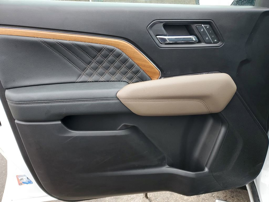 Used 2024 GMC Canyon Denali image 23