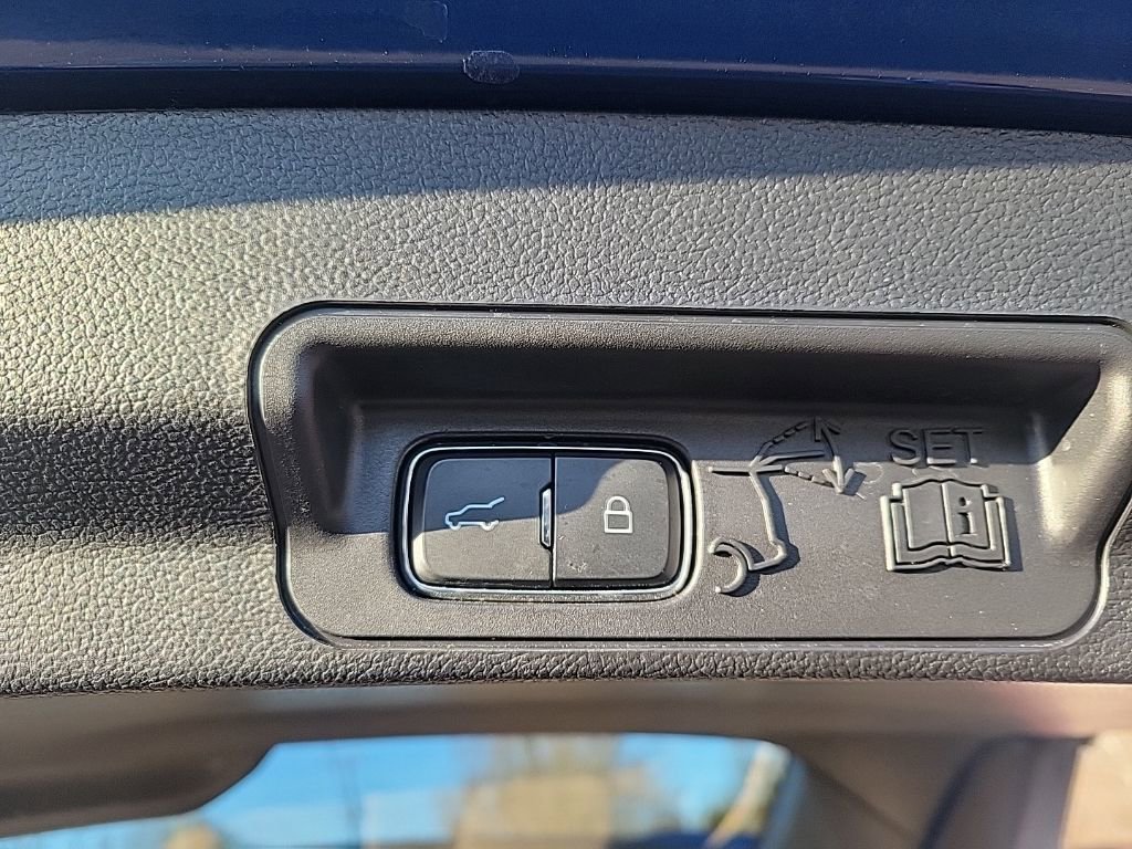 Certified 2023 Ford Explorer XLT w/ Class IV Trailer Tow Package image 20