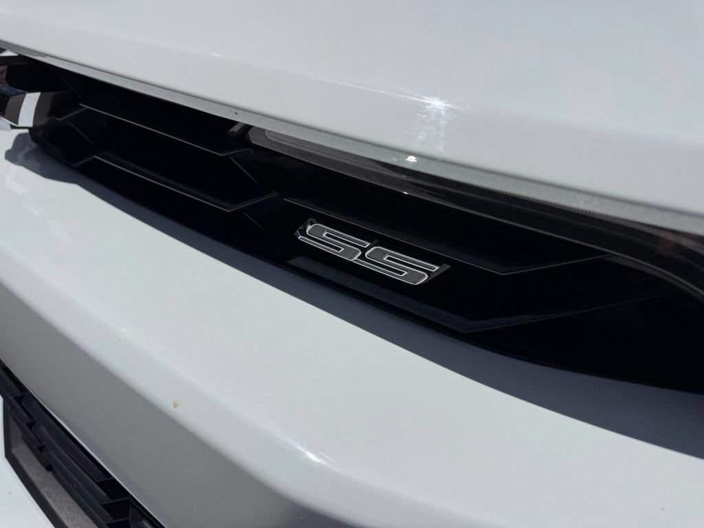 Used 2021 Chevrolet Camaro SS RWD image 6