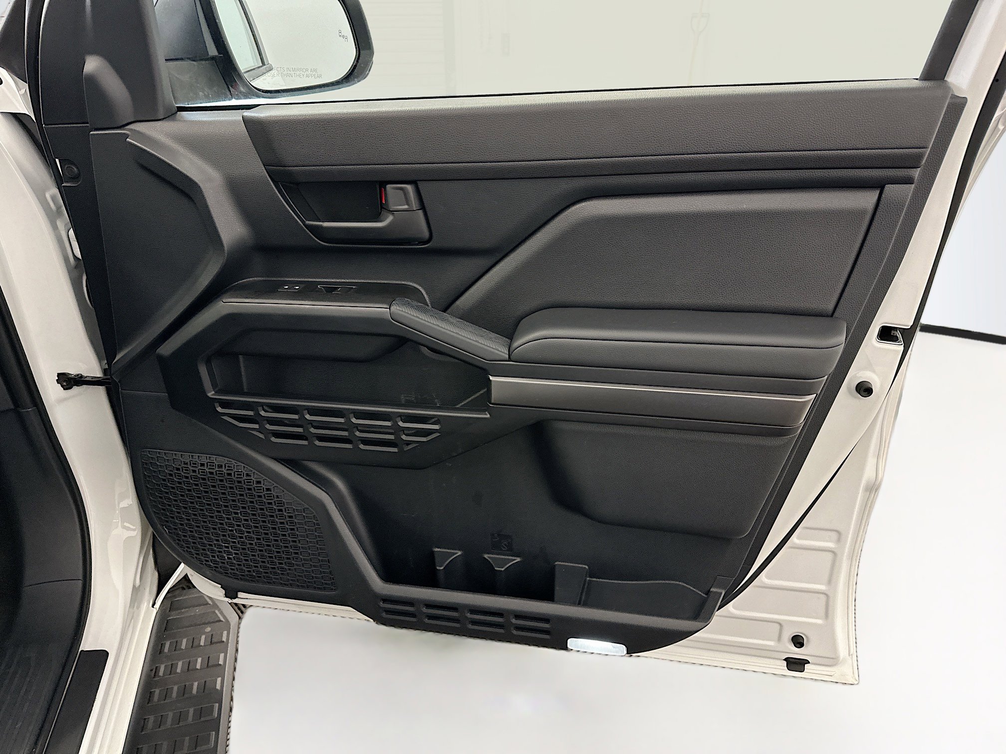 Used 2025 Toyota 4Runner SR5 image 33