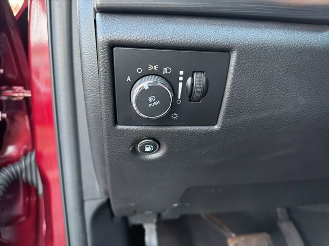 Used 2020 Jeep Grand Cherokee Laredo AWD/4WD image 25