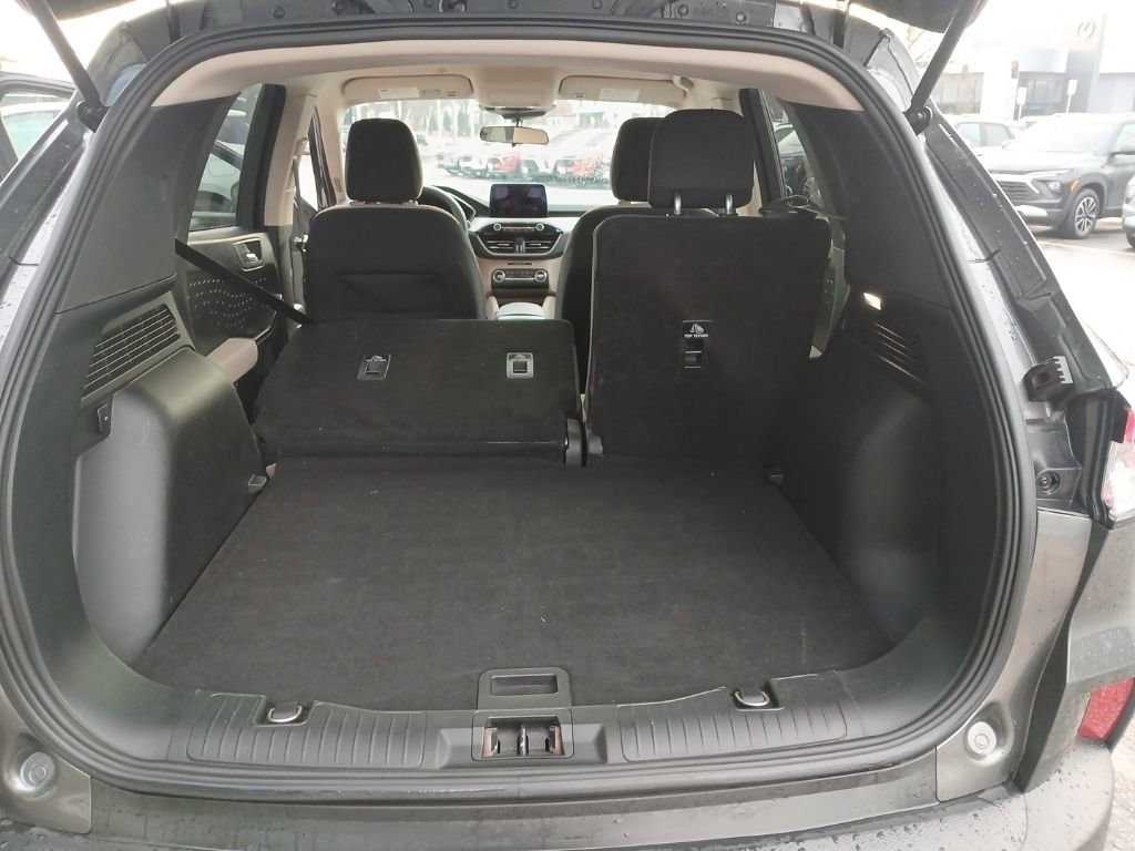 Used 2020 Ford Escape SE image 29