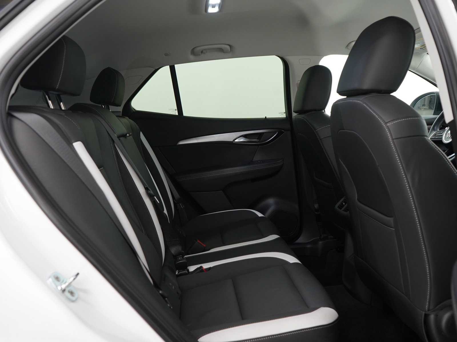 Used 2024 Buick Envision Sport Touring image 12