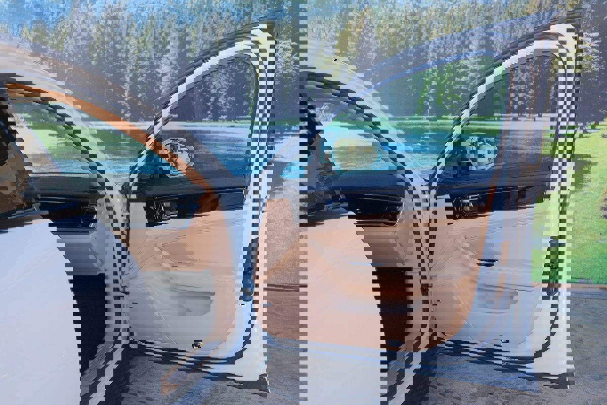 Used 2017 Porsche Panamera image 29