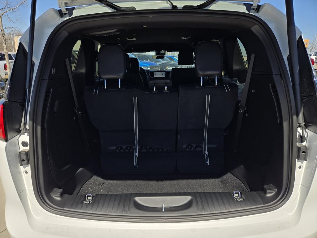 New 2026 Chrysler Voyager LX FWD image 9