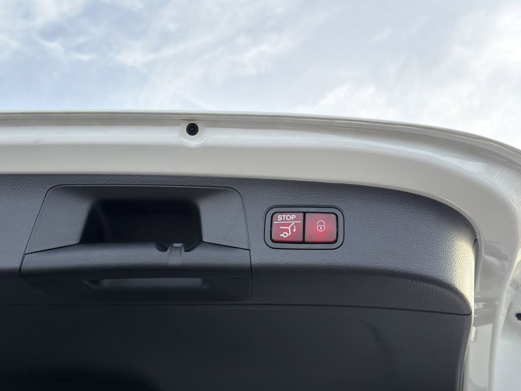 Certified 2025 Mercedes-Benz GLA 250 image 16