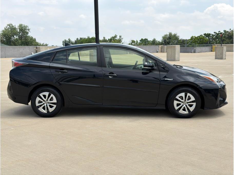 Used 2016 Toyota Prius Three FWD image 9