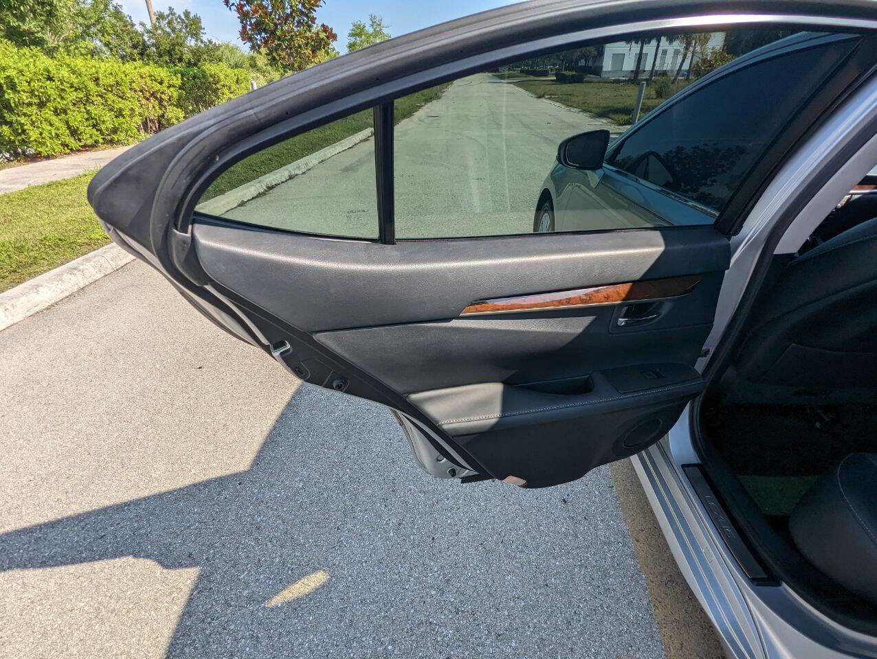 Used 2014 Lexus ES 350 Base 4dr Sedan w/ Luxury Package image 11