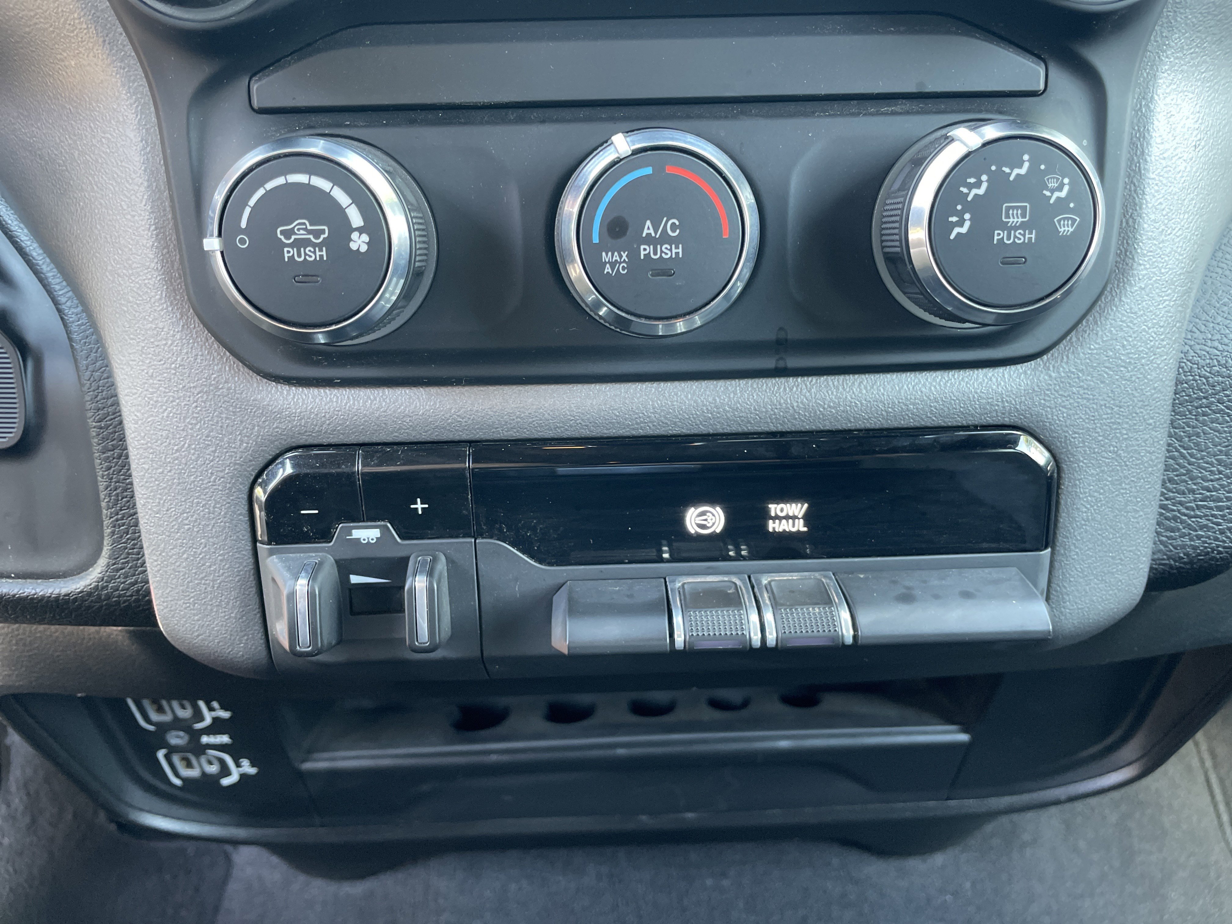 Certified 2024 RAM 3500 Big Horn image 45