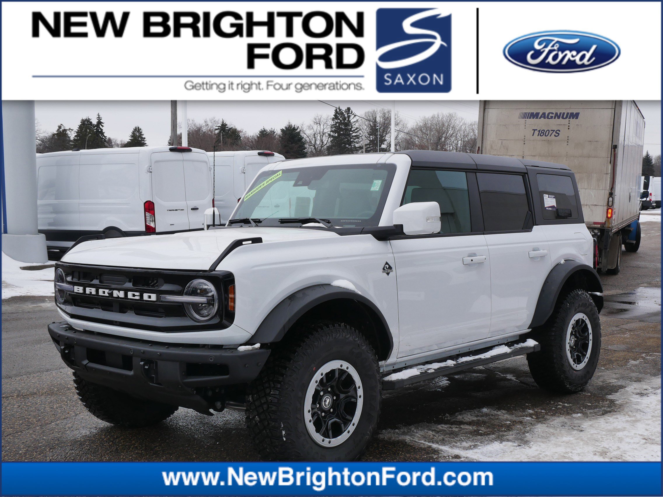 New 2024 Ford Bronco Outer Banks w/ Sasquatch Package