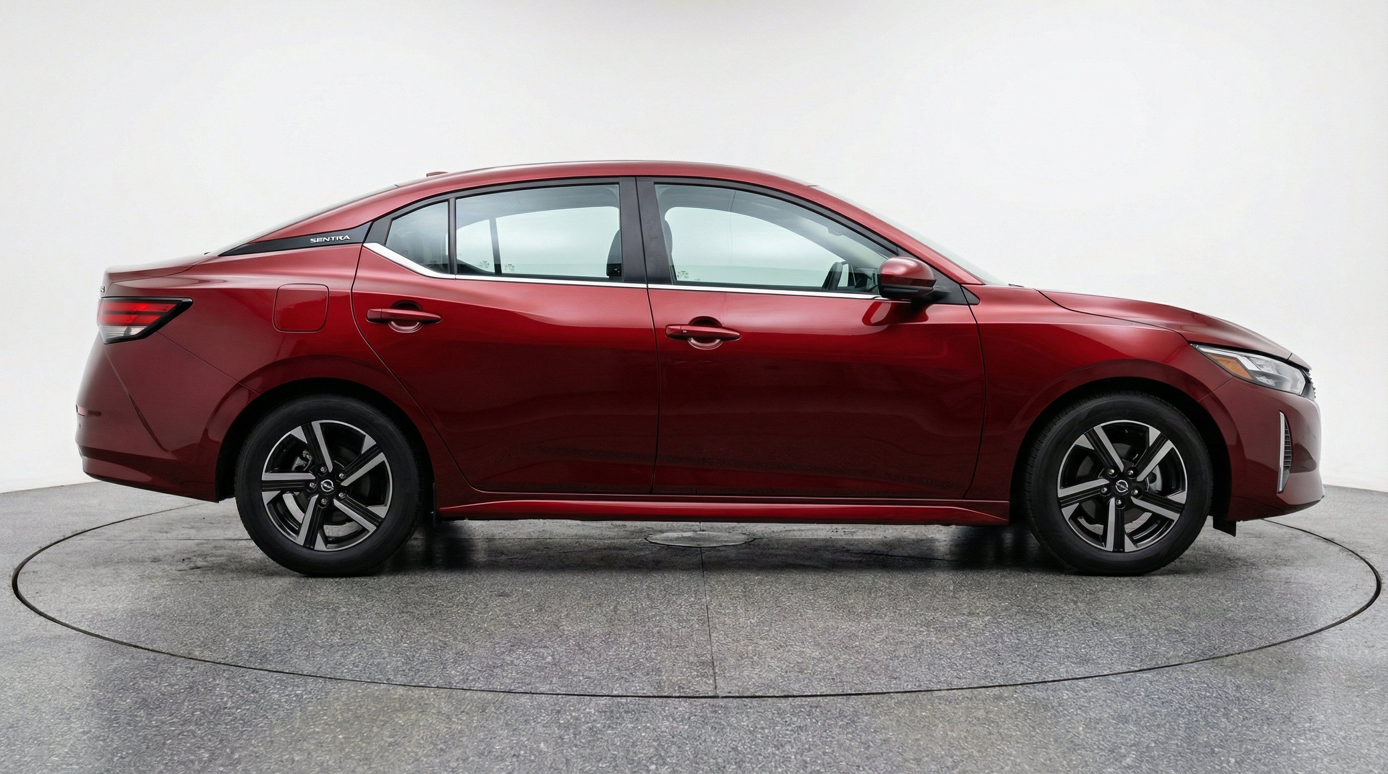 Used 2025 Nissan Sentra SV FWD image 11