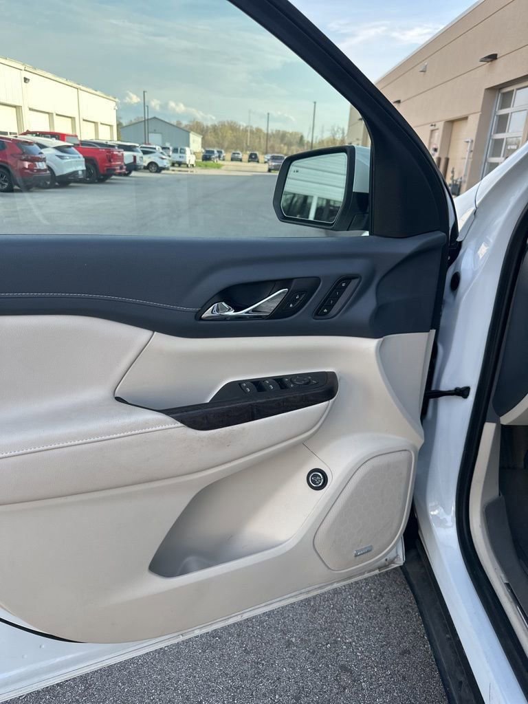 Used 2023 GMC Acadia Denali w/ Denali Ultimate Package image 7