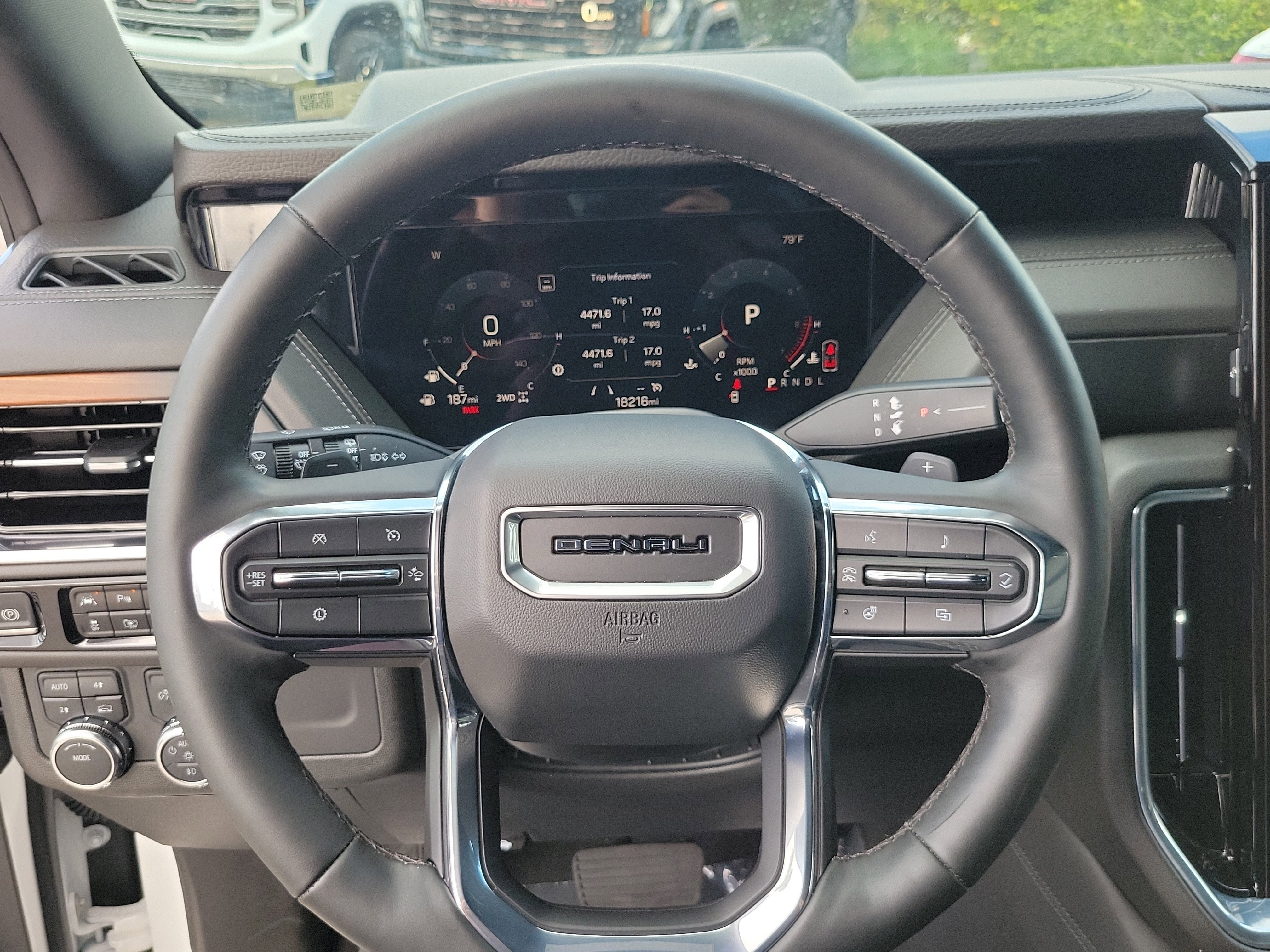 Used 2025 GMC Yukon XL Denali AWD/4WD image 20