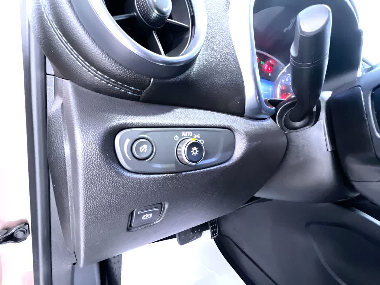 Used 2019 Chevrolet Blazer LT FWD image 16