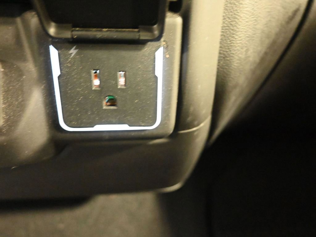 Used 2022 Chevrolet Silverado 1500 Custom image 15