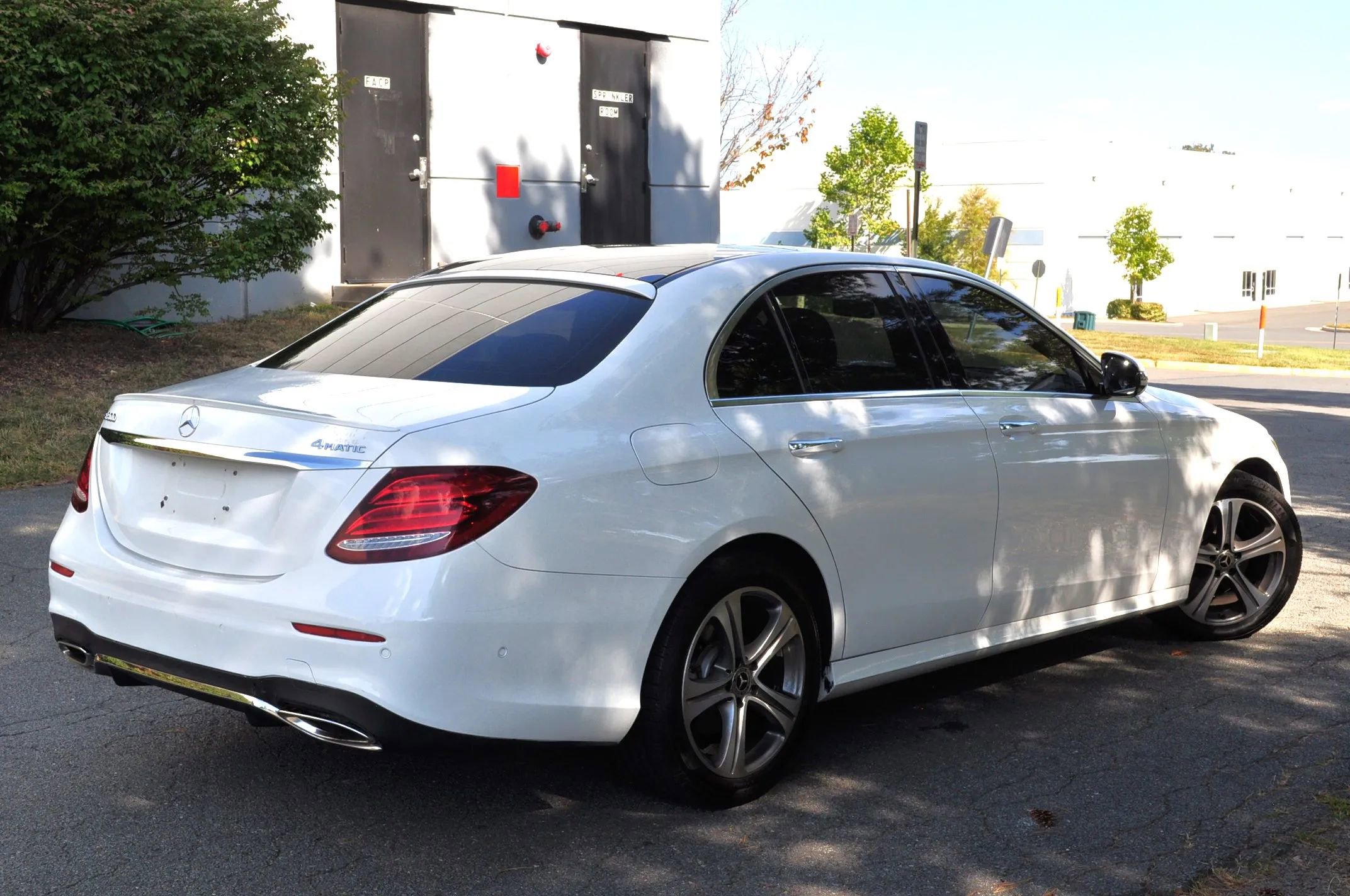 Used 2018 Mercedes-Benz E 300 4MATIC w/ Premium 1 Package image 6